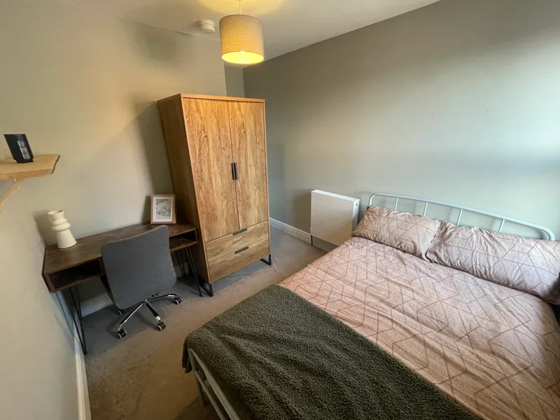 Modern 6 Bed, 3 Bath Student House // Jul 2026 - Image 12